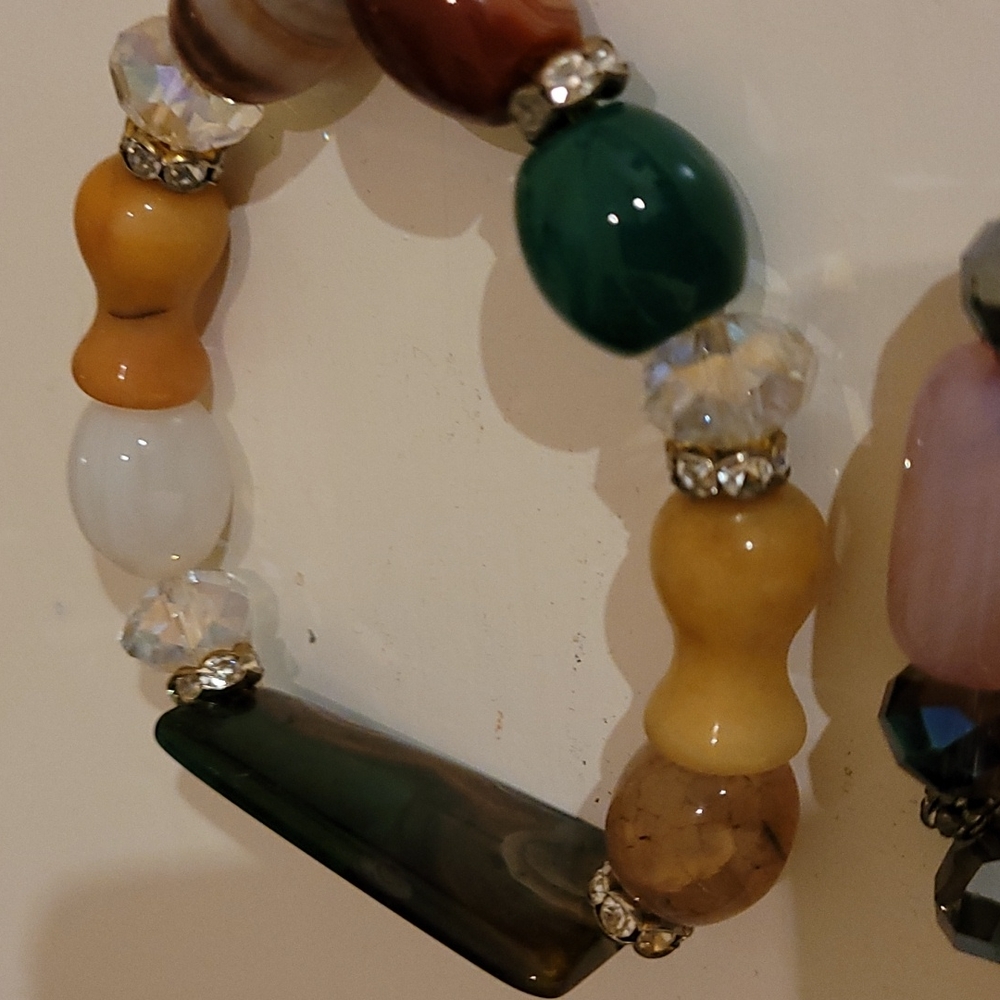 2 bracelets - Picture 3 of 4